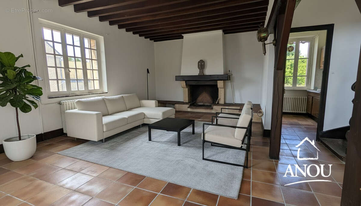 Maison à YEVRES