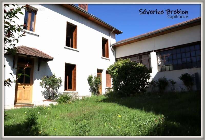 Ensemble immobilier avec une maison, 2 appartements loués, 2 garages, 3 ateliers à Chabreloche - photo 16