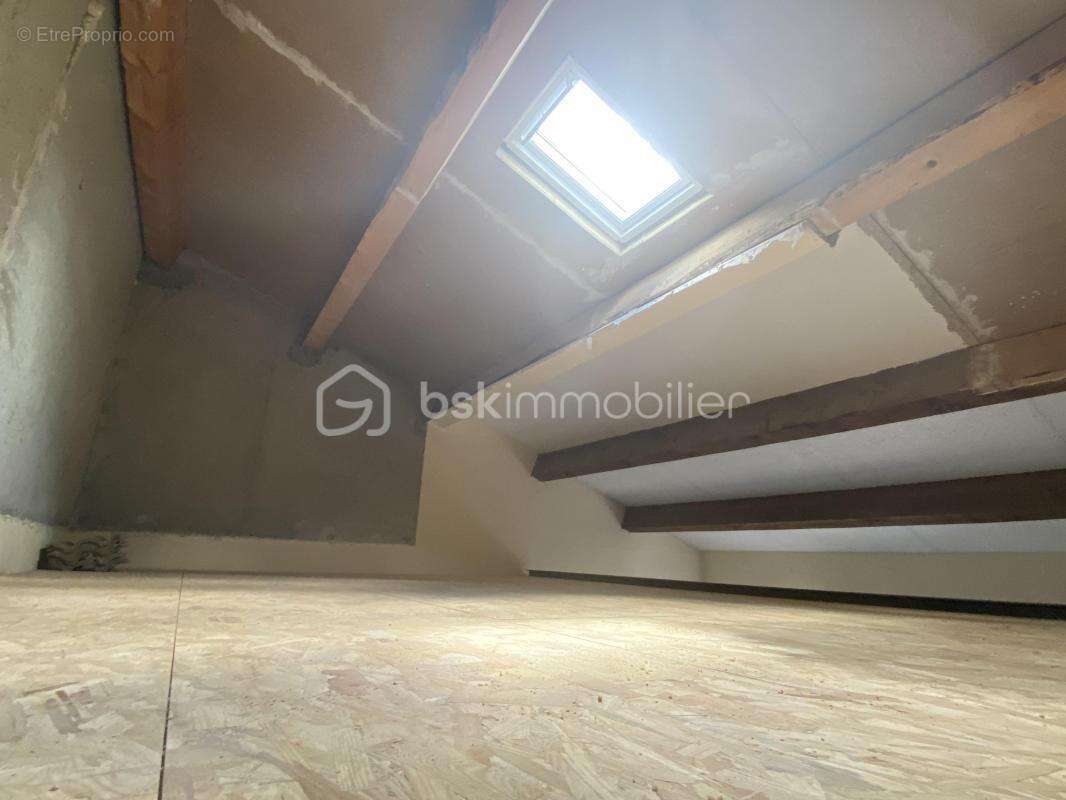 SAINT-CHRISTOL (84390) -  Créez votre T3 sur mesure ! Plateau sous forme d'appartement à rénover de 71 m² env. situé au 3ème éta - photo 11