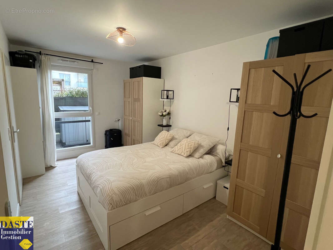 Appartement à SAINT-THIBAULT-DES-VIGNES