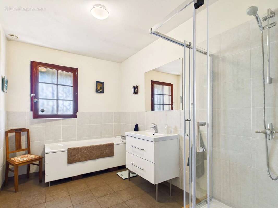 Jolie maison de plain-pied avec 3 chambres et garage - photo 9