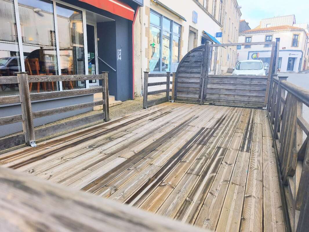 Commerce à LES HERBIERS