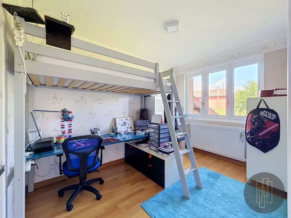 Villefranche Centre - Maison de 140 m² avec 4 chambres, grand séjour, garage dépendances et jardin 1 112 m² - photo 12