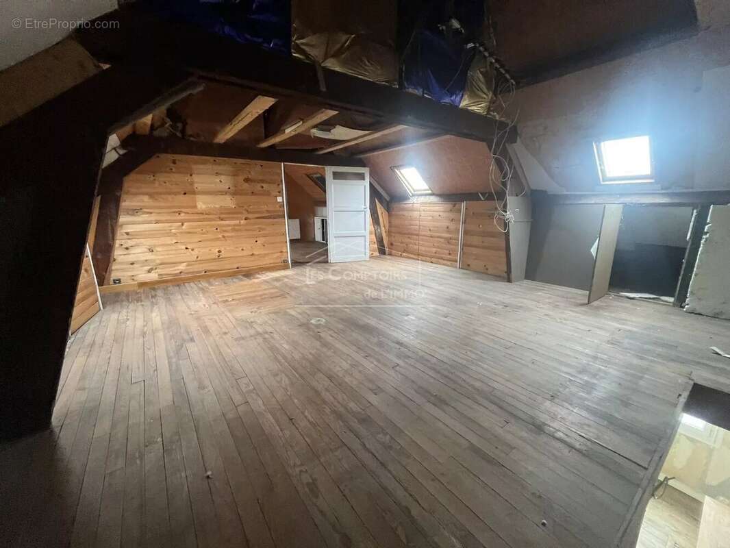 Appartement à DONGES