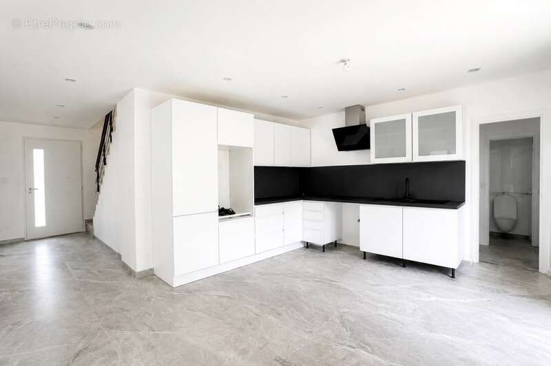 Maison de 6 pièces principales - photo 3