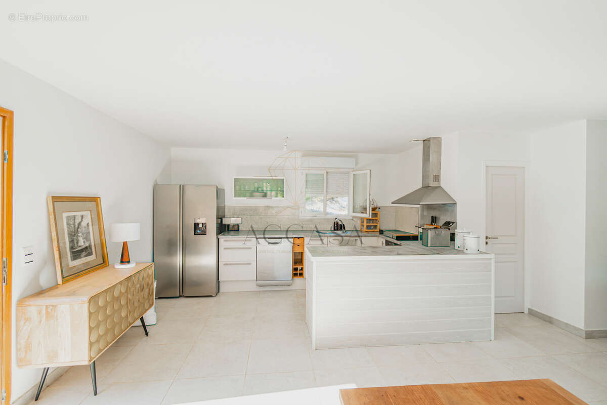 Maison avec terrain constructible de 4 260 m2 et permis accordé   Bonifacio, Vallée Saint-Julien - photo 10