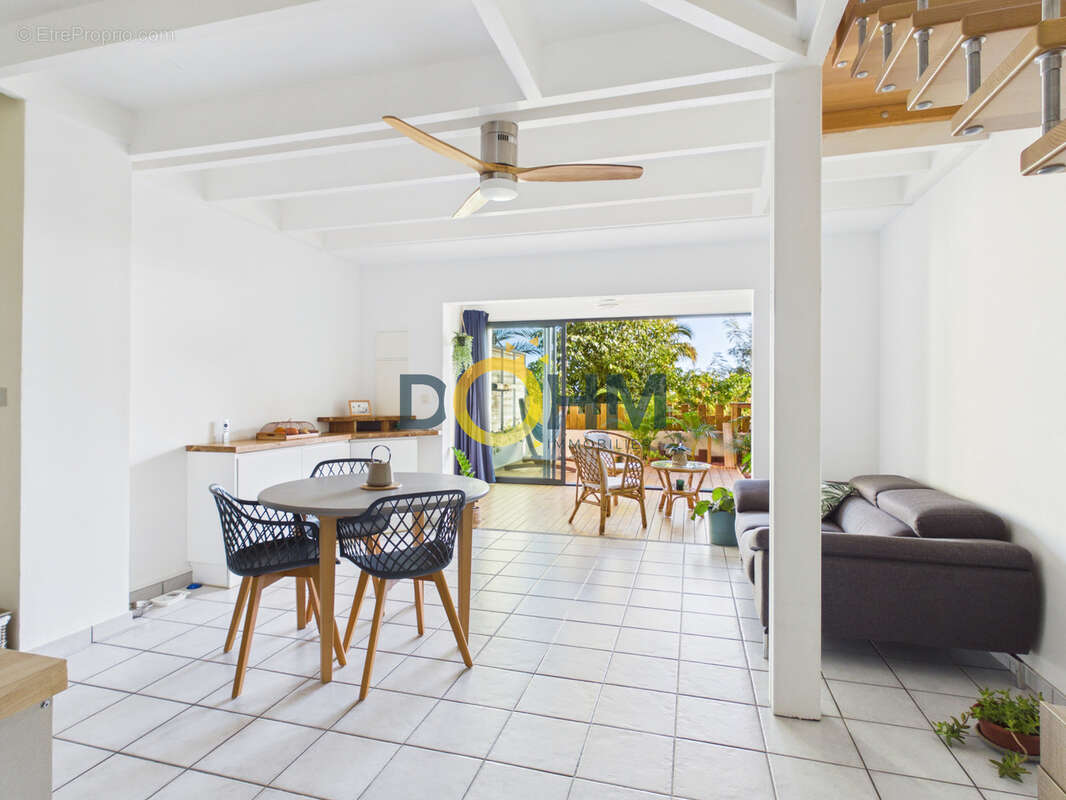Appartement à LES AVIRONS