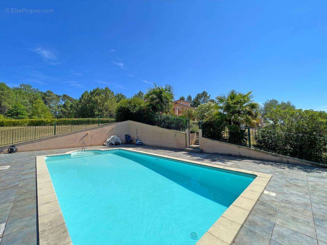 Maison à SAINT-PAUL-DE-SERRE