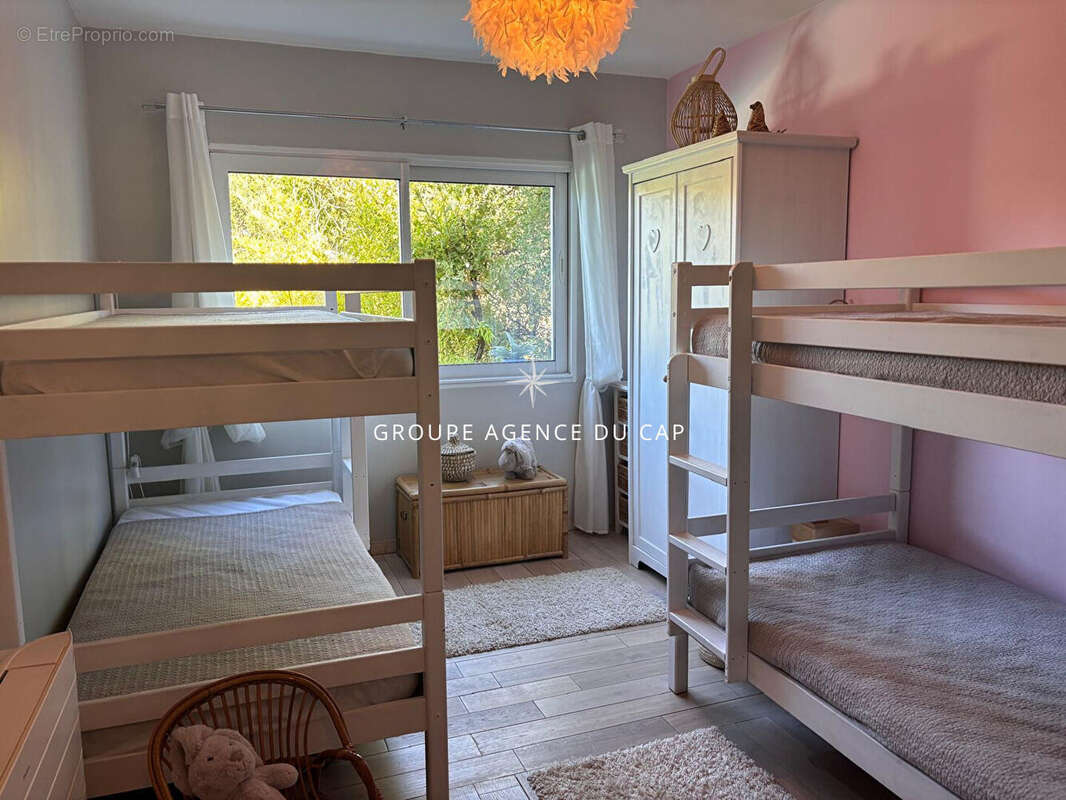 Maison à LES ISSAMBRES