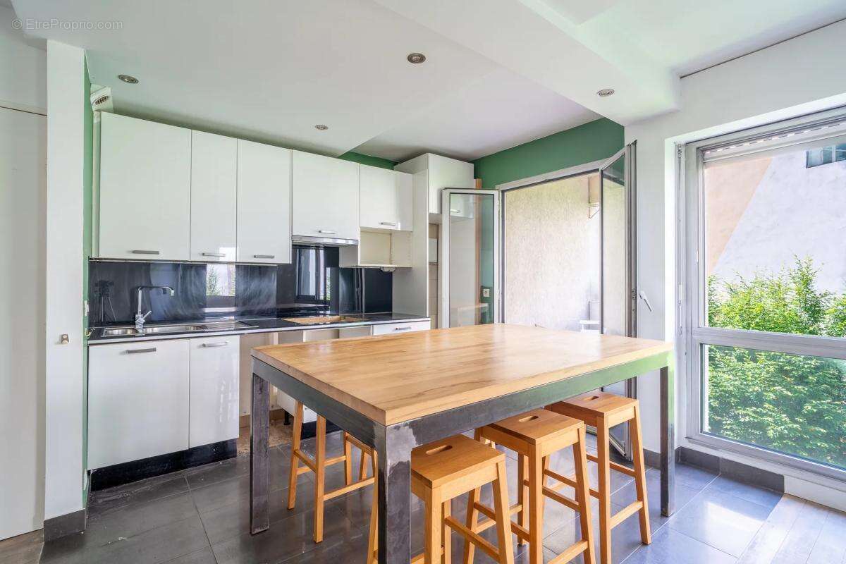 Appartement à PARIS-11E