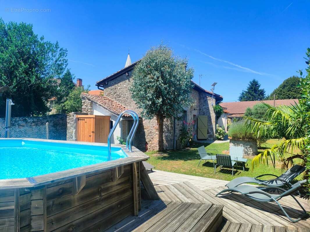 Maison à LA CHAPELLE-MONTBRANDEIX