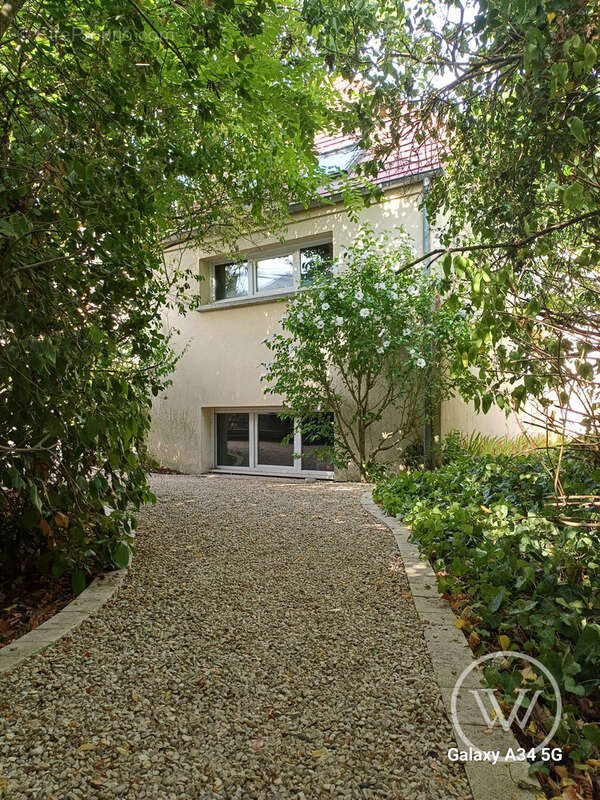 Maison à DAMMARIE-LES-LYS
