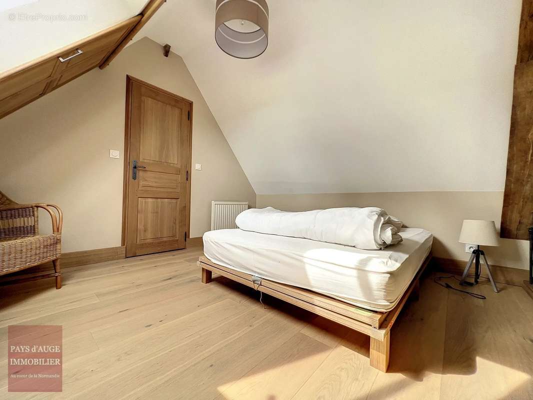 Maison à SAINT-PIERRE-SUR-DIVES