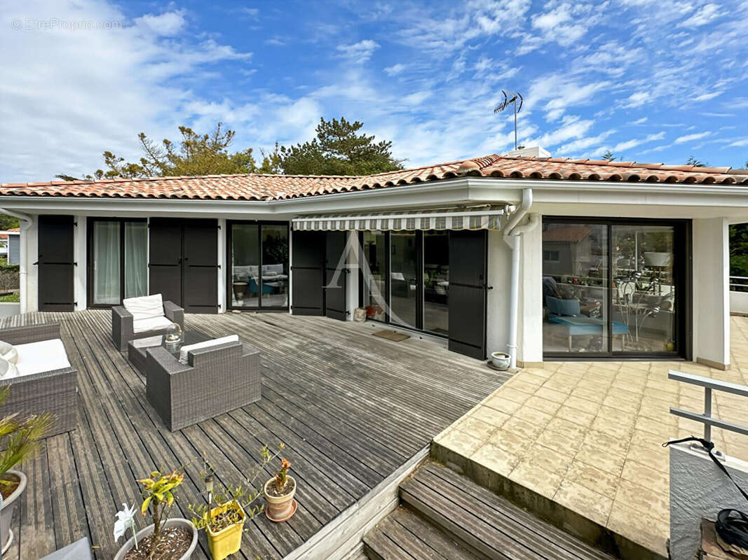 Maison d'architecte entièrement rénovée en 2015 à deux pas des plages ! Saint Jean De Monts - photo 3