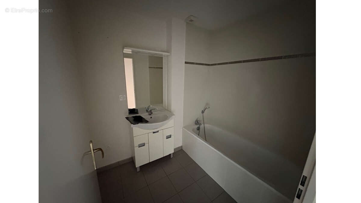 Maison à VILLENAVE-D&#039;ORNON