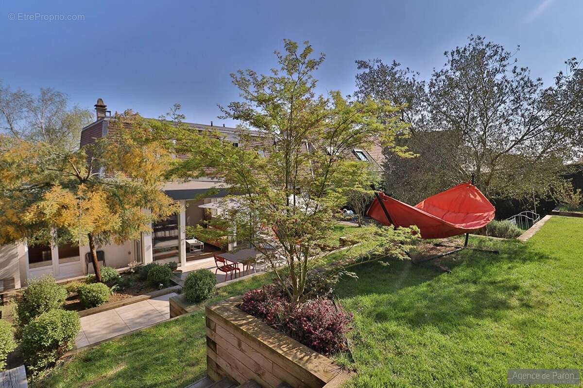 Maison à VERRIERES-LE-BUISSON