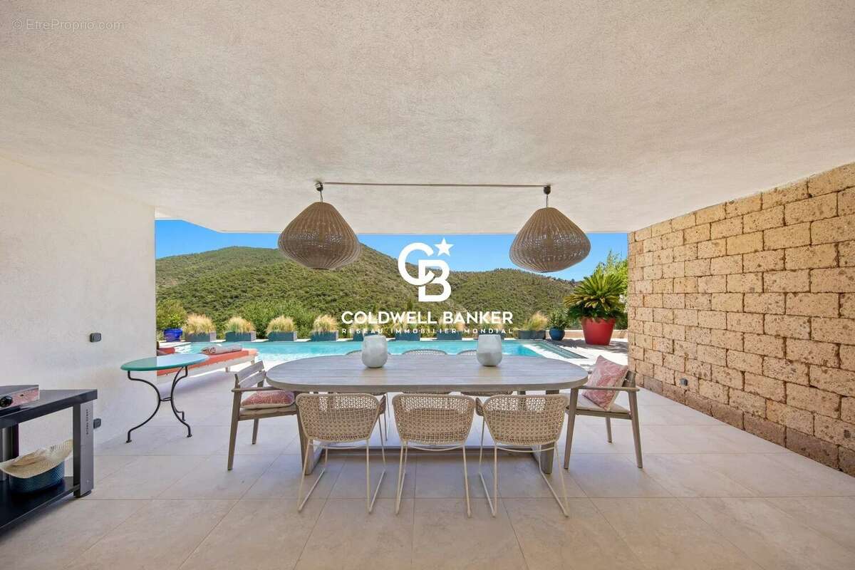 Villa contemporaine vue mer, Golf de Valcros - 83250 La Londe-les-Maures - photo 29