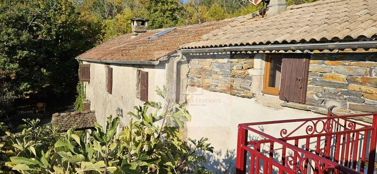 Maison à LE COLLET-DE-DEZE