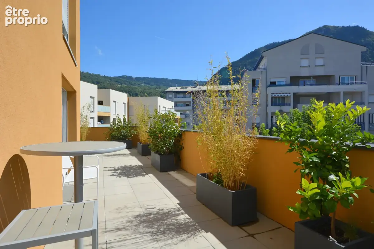 Appartement t4 - terrasse - garage double a cluses - photo 2