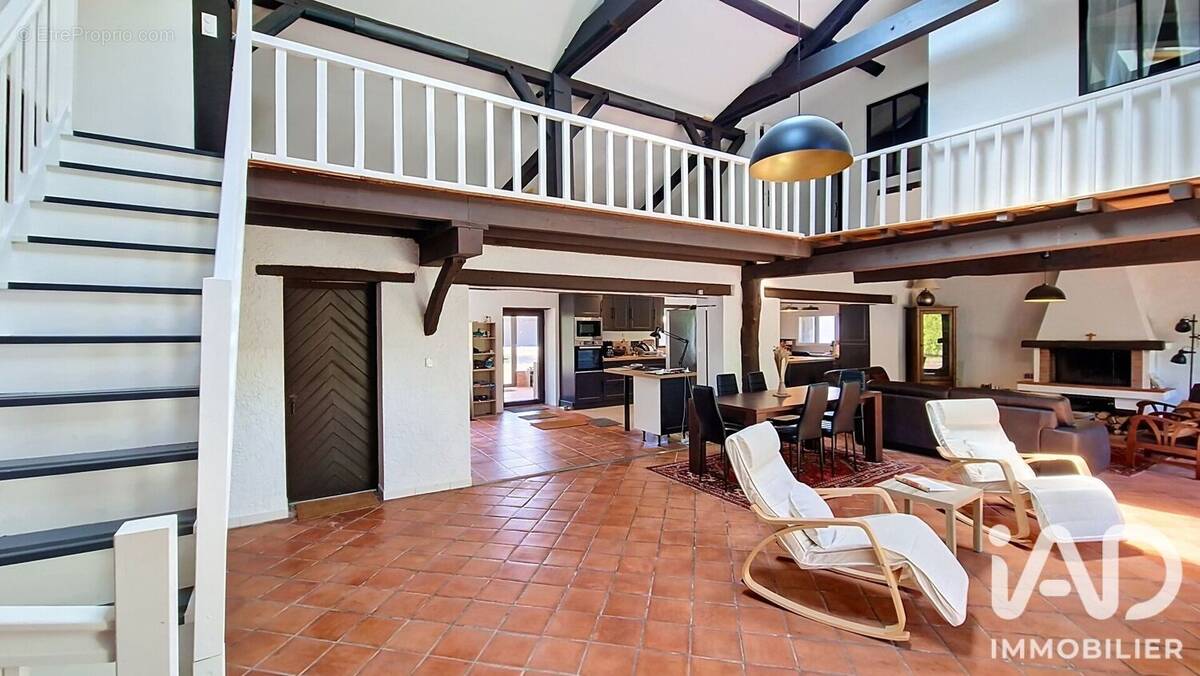 Maison 209 m² à Saugnacq-Et-Muret  - photo 1