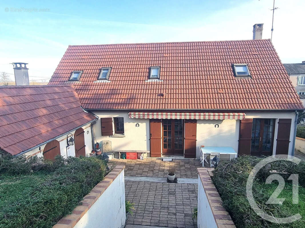 Maison à SAINT-SATUR