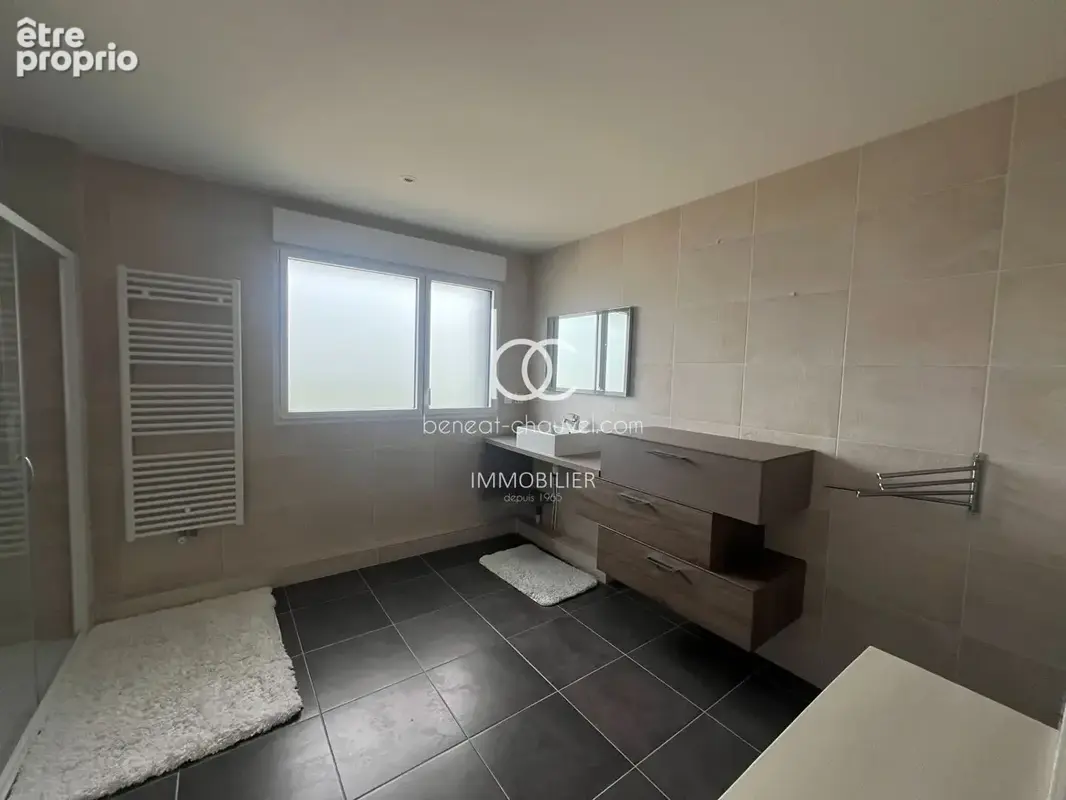 VENTE Appartement de Standing SARZEAU Centre  4 Chambres  Terrasse Sud  Garage Double  56370 - photo 9