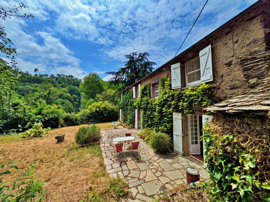 Maison 8 pièces / 158 m² / 265 000 EUR / VABRE - photo 2