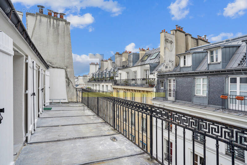 Appartement à PARIS-2E