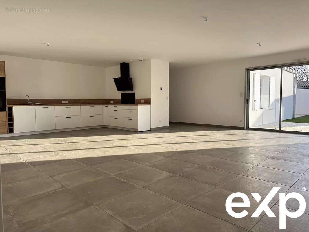 Maison à SAINTE-SOULLE