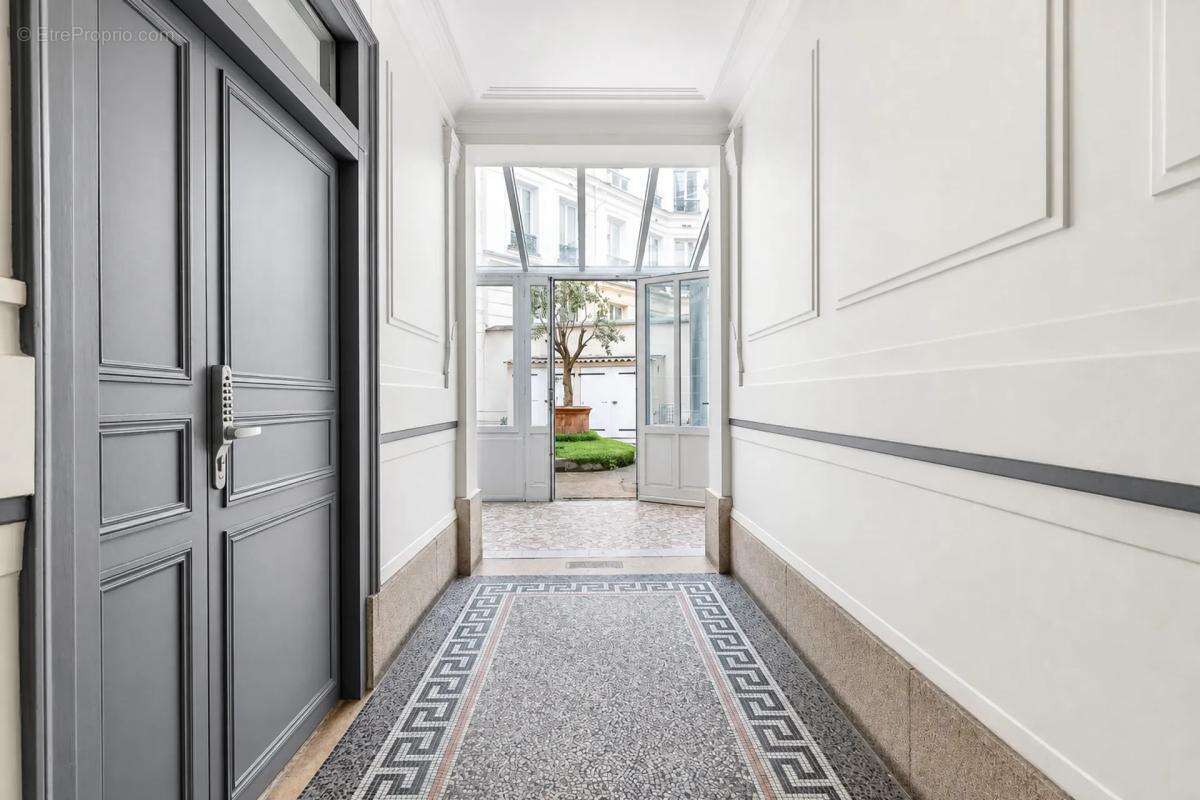 Appartement loué 2 pièces de 50 m² à Paris 16 - photo 8