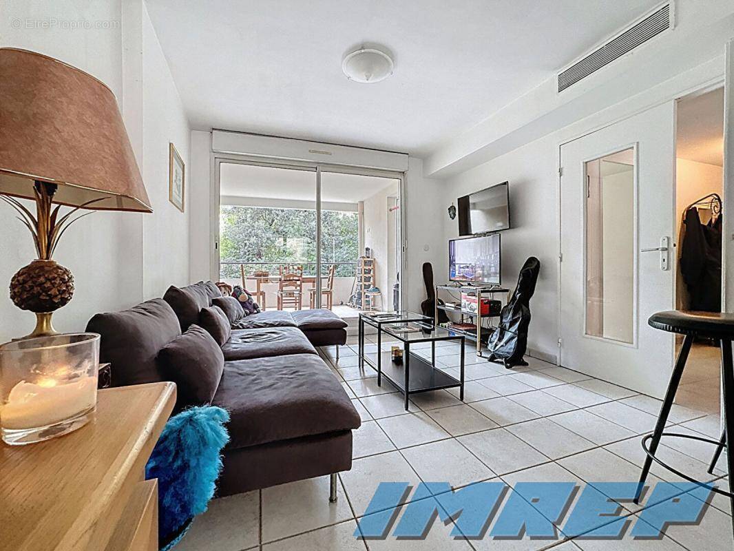 Appartement à MARSEILLE-4E