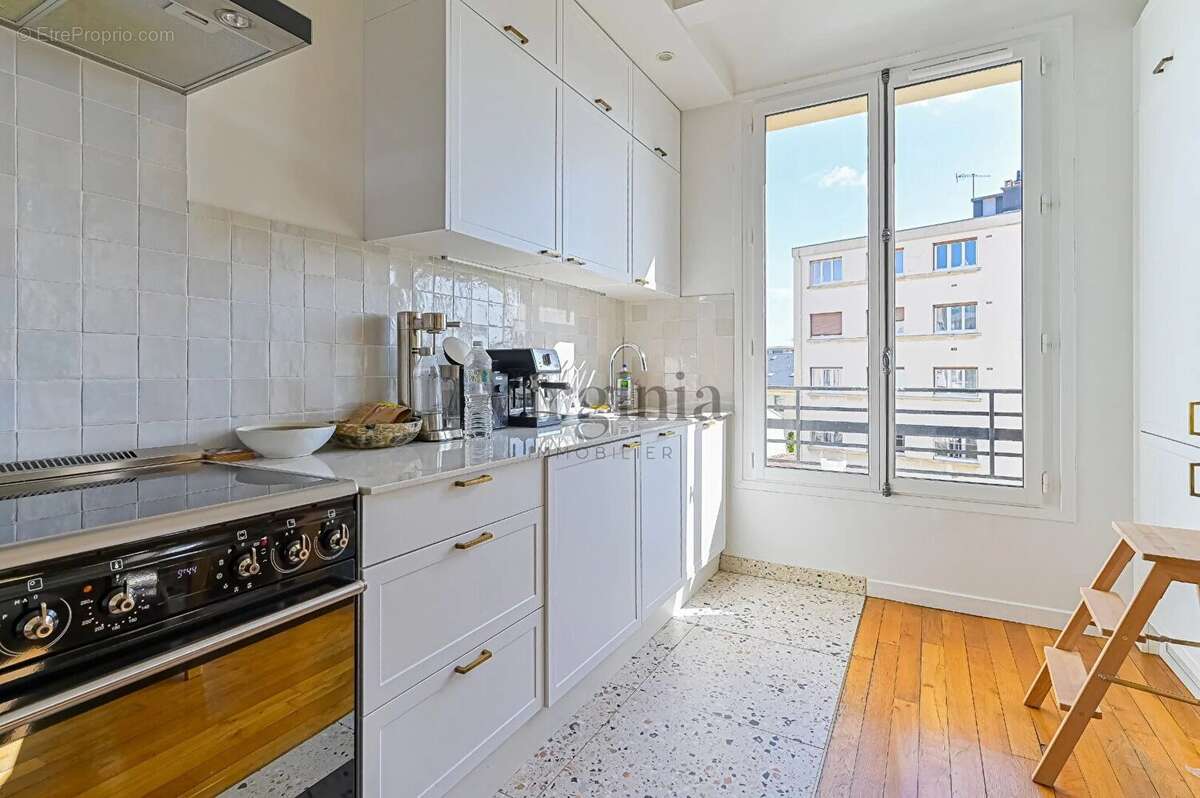 Appartement à CHARENTON-LE-PONT
