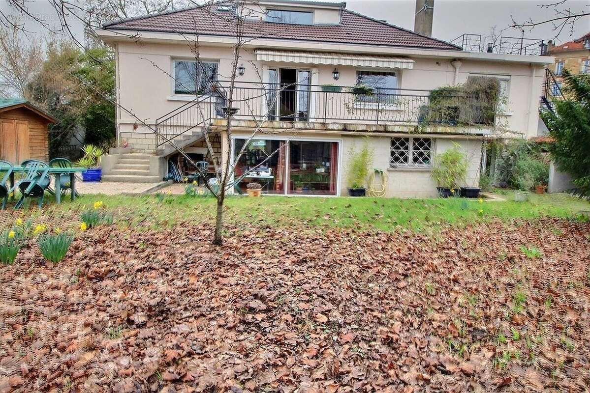 Maison à SAINT-MAUR-DES-FOSSES