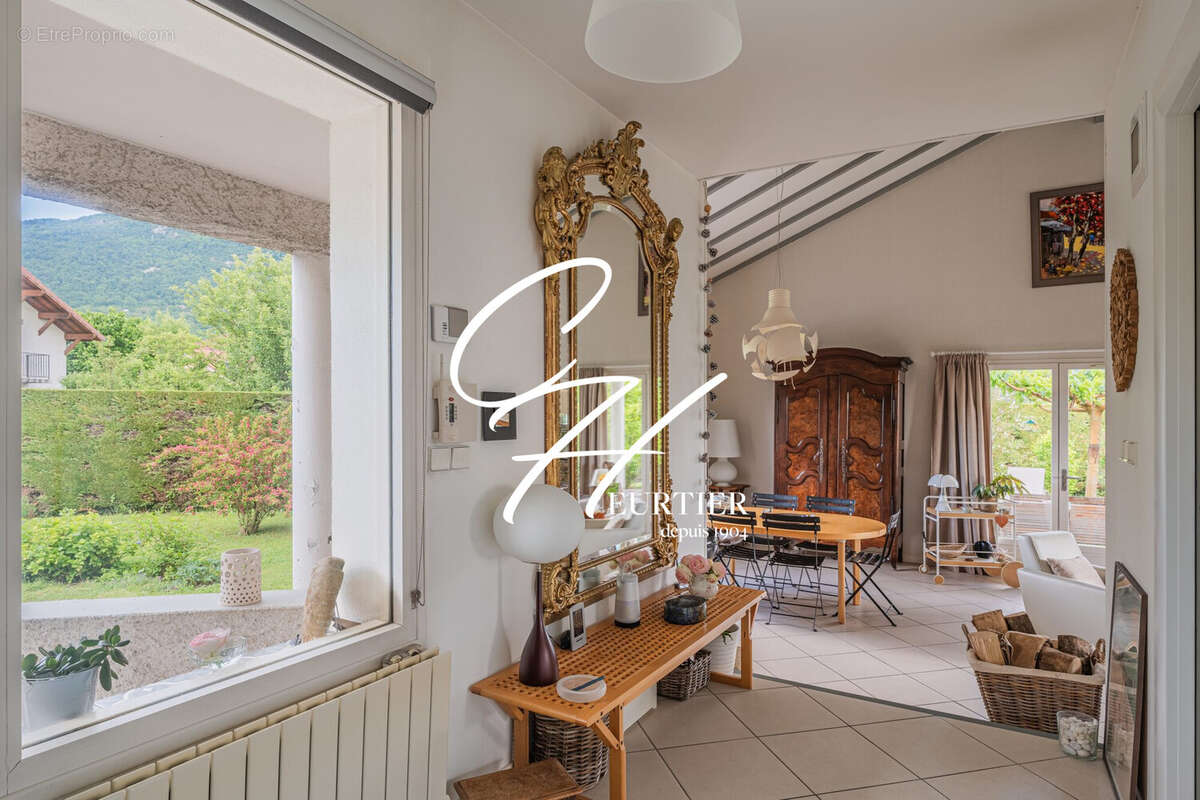 Maison à LA BUISSE