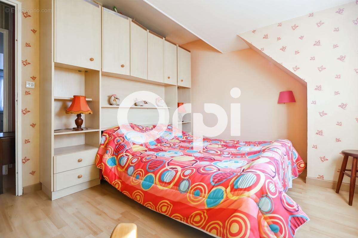 Maison semi-individuelle, 4 chambres, jardin et garage à CAPPELLE-LA-GRANDE, (59180) - photo 8