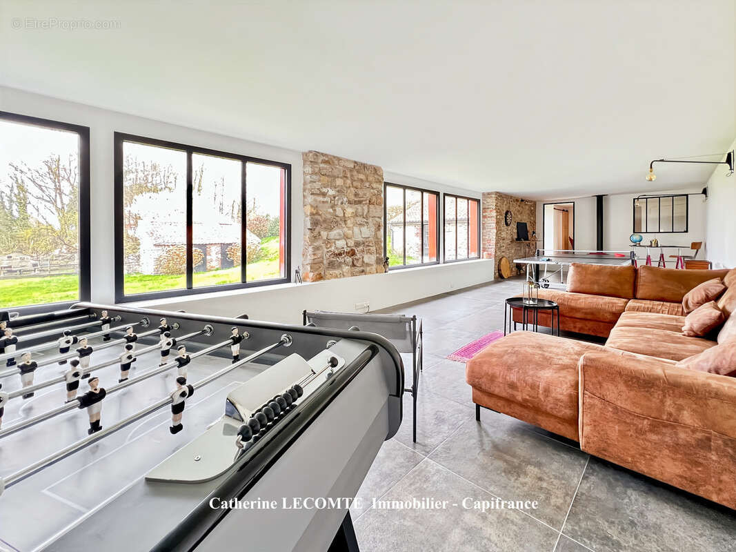 Réty - à vendre - demeure 10 pièces- 285 m2 - dépendances - terrain clos  2114 m2 - carport - photo 4