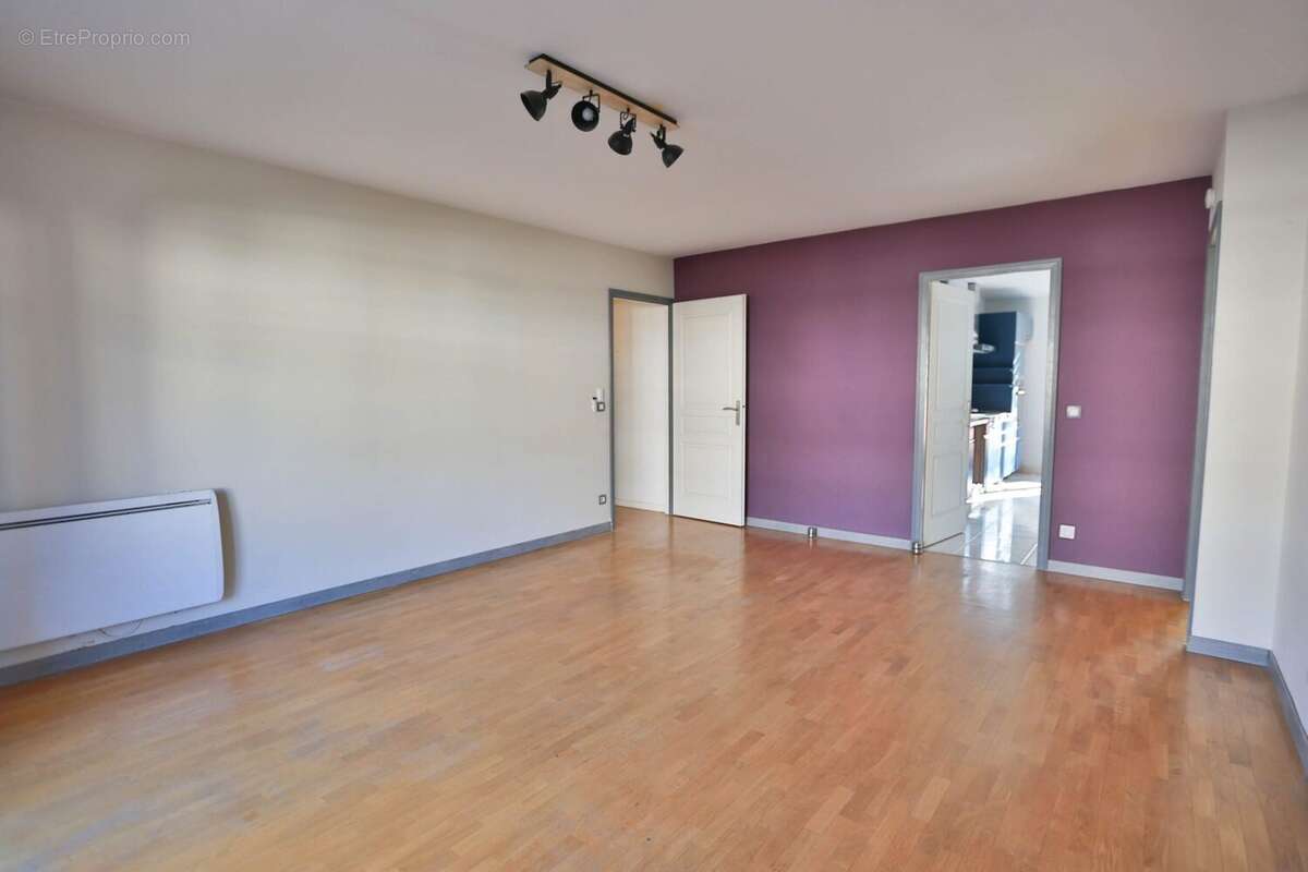 Appartement à EMERAINVILLE
