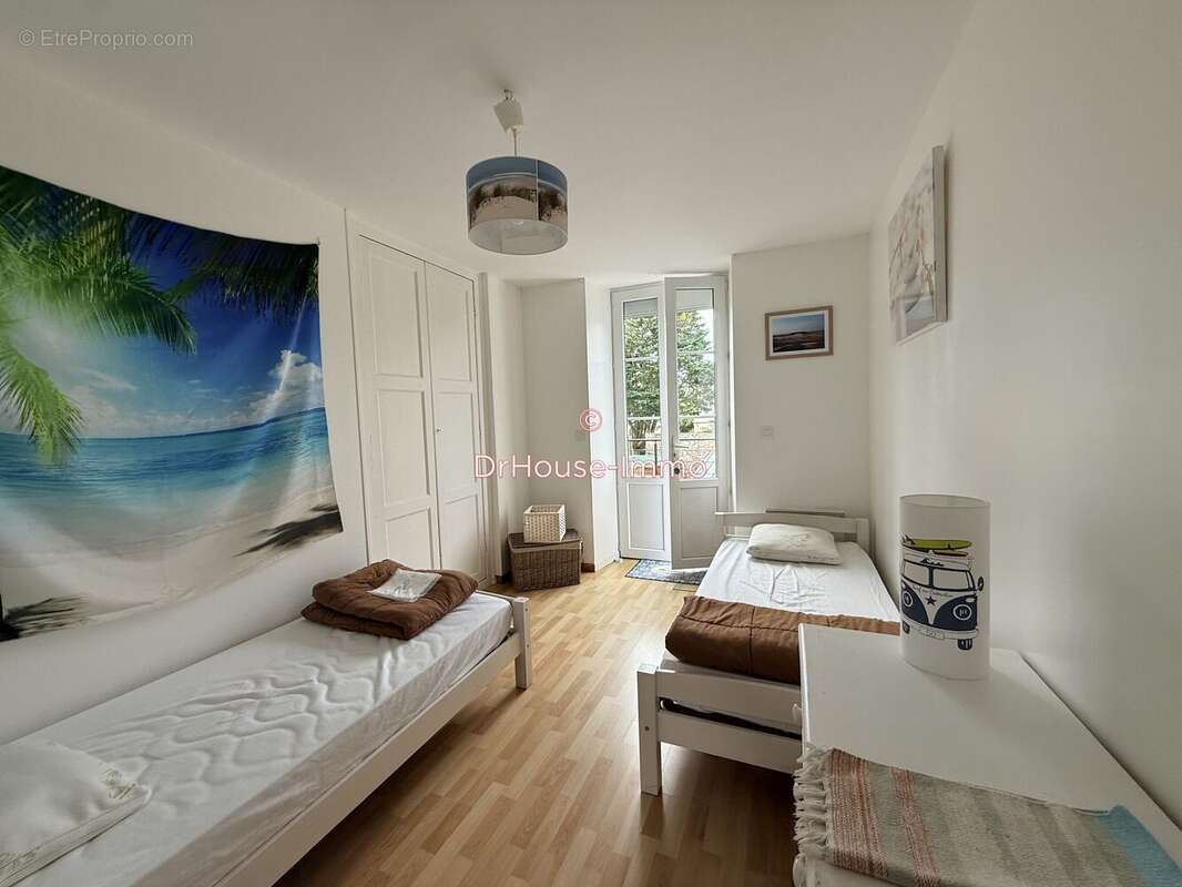 Appartement 66 m² à Saint-Vaast-La-Hougue  - photo 17