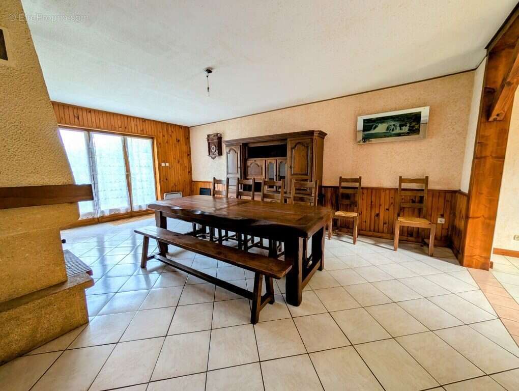 Maison à PIERRE-DE-BRESSE