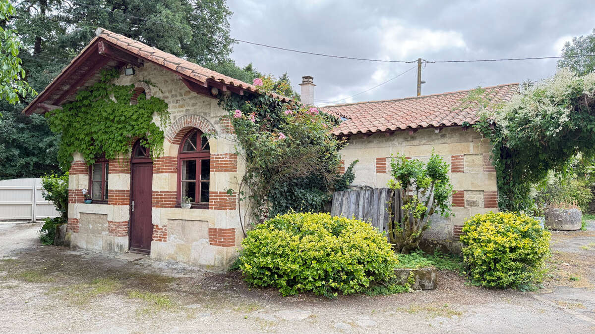 Maison à VOUILLE