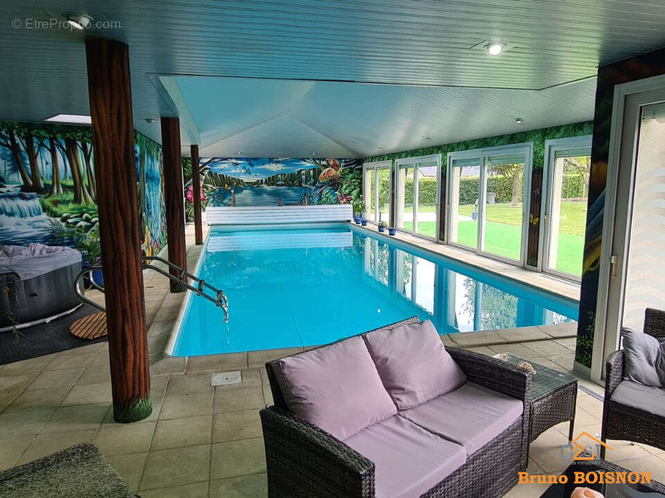 Maison à SAINT-CYR-SUR-LOIRE