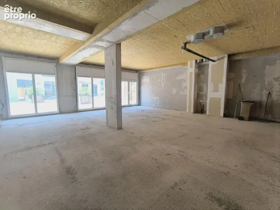  Local commercial de 94,71 m² avec vitrine – Châteauneuf-de-Gadagne - photo 3