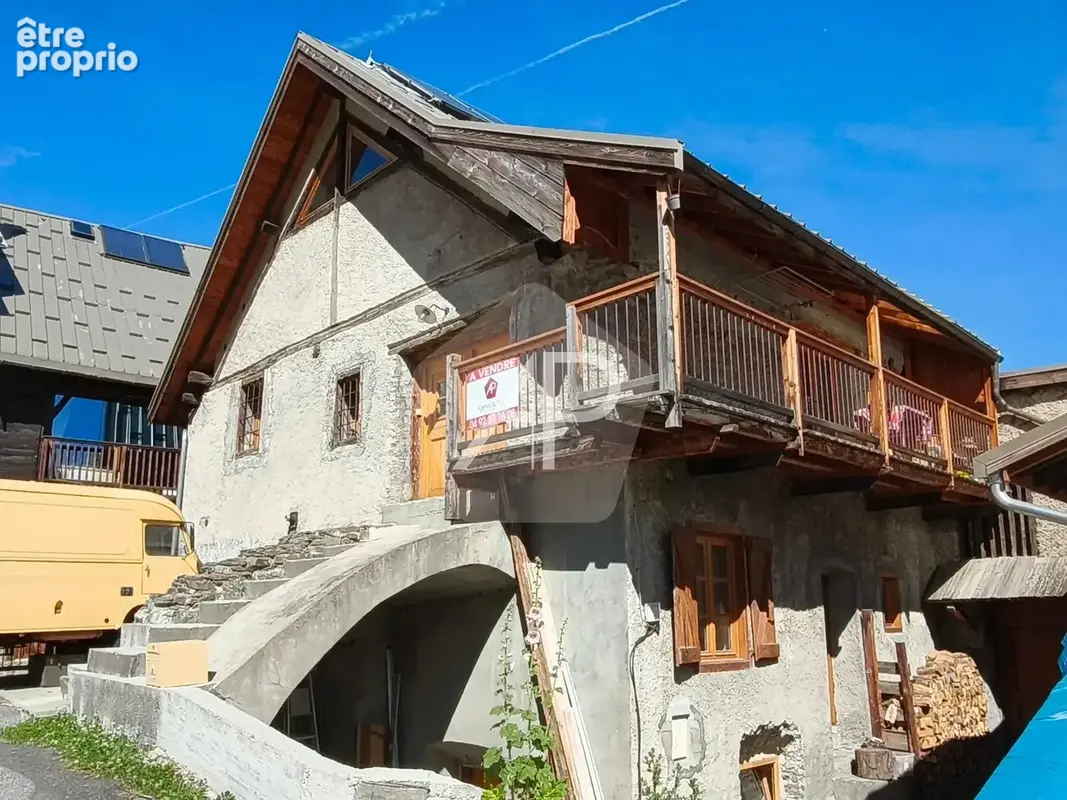 Maison à PUY-SAINT-PIERRE