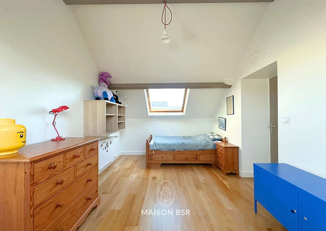 Maison Familiale de 182 m2 au coeur de la PERVERIE - photo 13