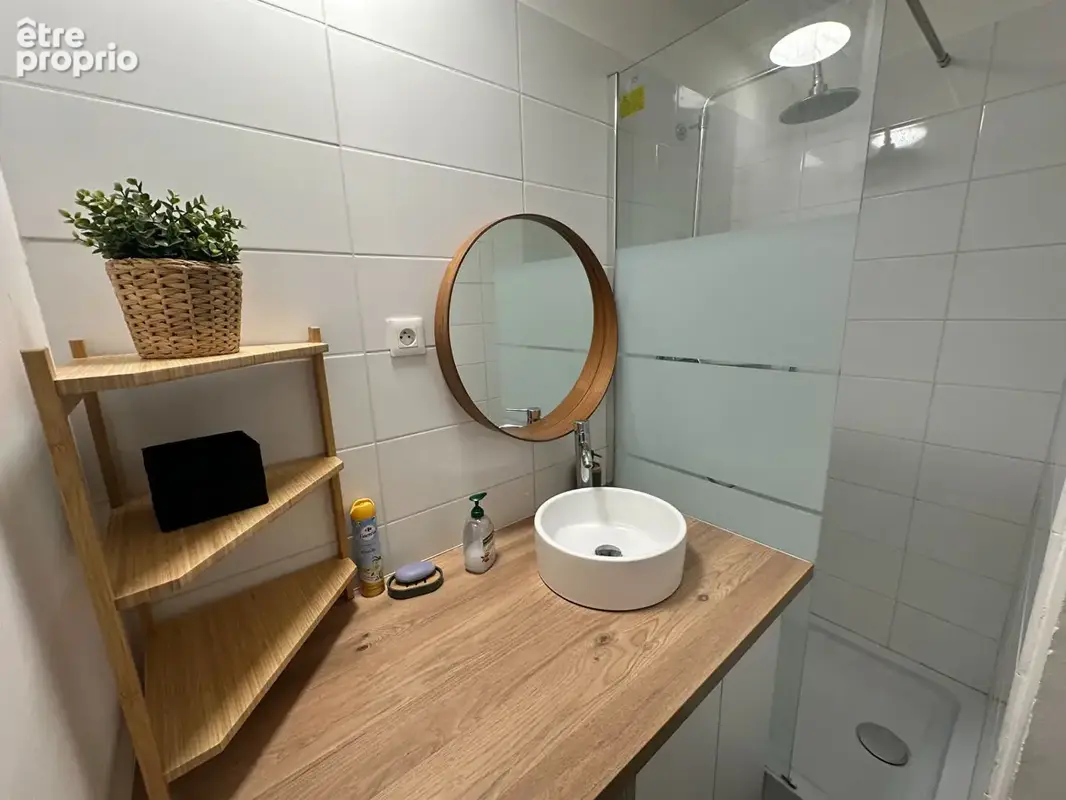 Exlusivité Vente Aix proche faculté, LC gestion vous propose un studio meublé dans copropriété  fermée et sécurisée avec place d - photo 3