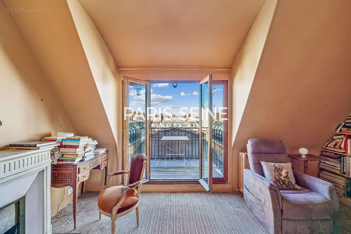 Appartement à PARIS-7E