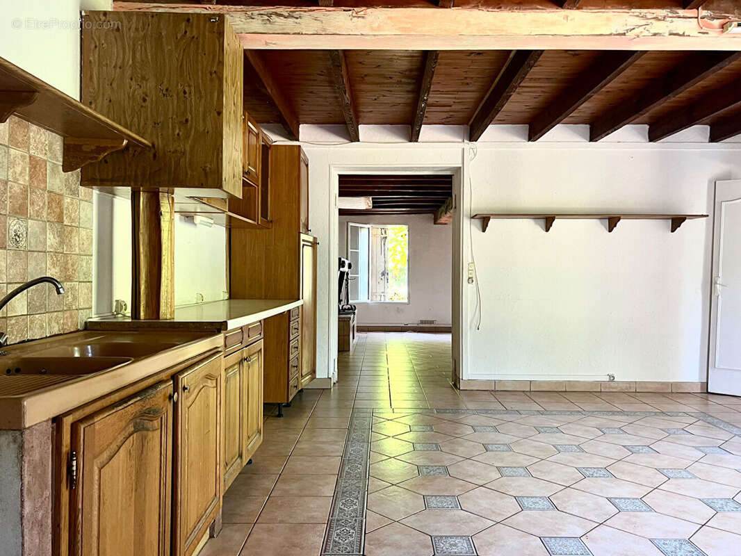 Maison en pierre dans un village en bord de rivière - photo 10