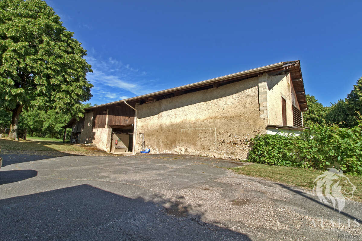 Maison en pierres avec dépendances - photo 5