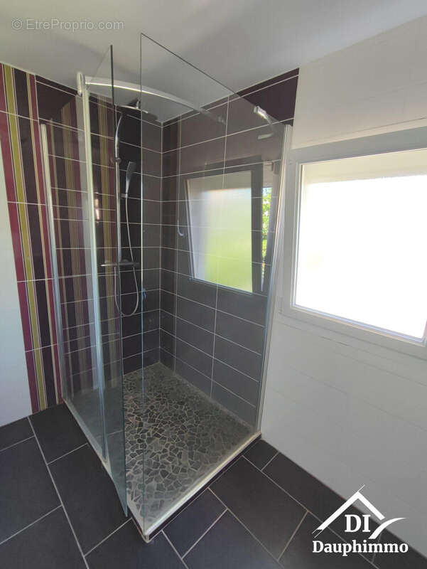 Maison 148 m² à Gervans  - photo 9