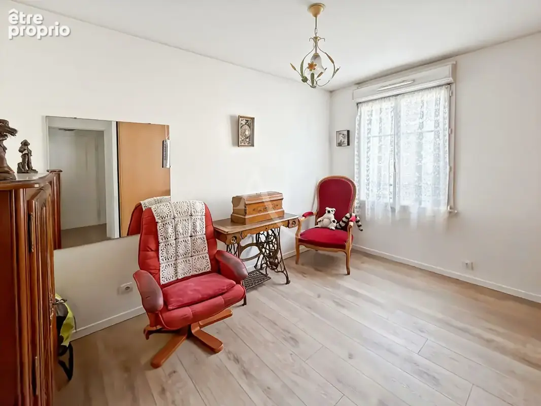 COEUR DE VILLE Appartement F3 de 67 m2 avec terrasse de 9 m2, 1 place de parking en sous-sol sol - photo 8